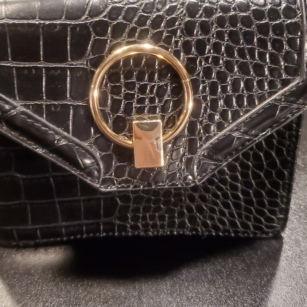 Forever 21 Small Purse Black and Gold